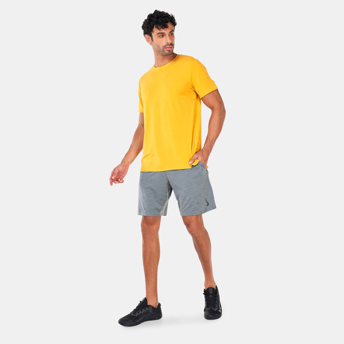 Men's Dri-FIT Yoga Top Men's Dri-FIT Yoga Top image number 2