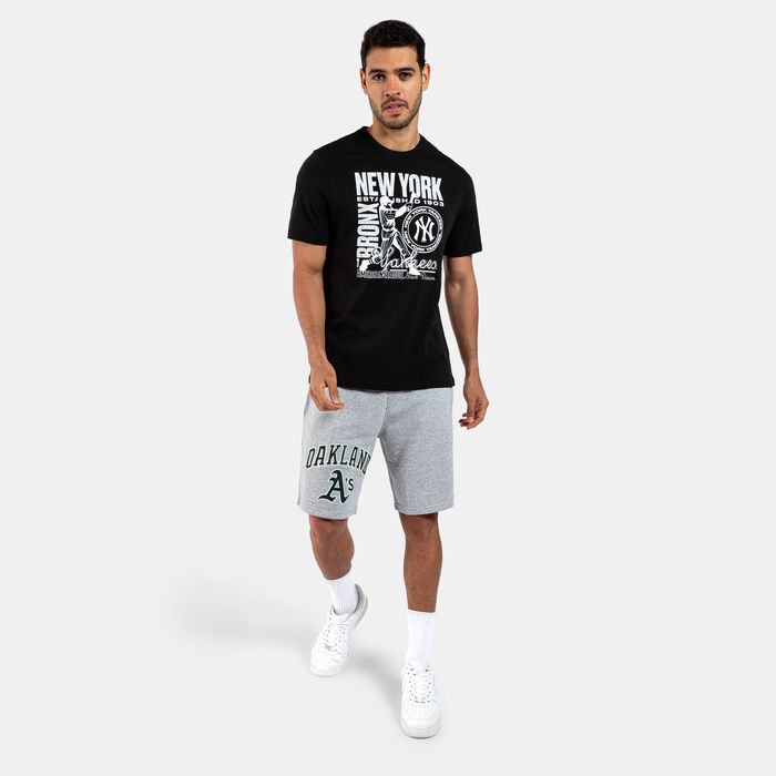 Men's New York Yankees Distressed Graphic T-Shirt Men's New York Yankees Distressed Graphic T-Shirt image number 2
