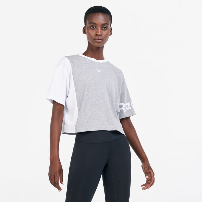 Women's Training Essentials Linear Logo T-Shirt Women's Training Essentials Linear Logo T-Shirt image number 0