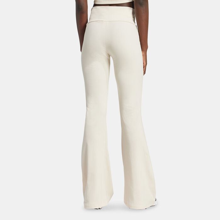 Women's Essentials Flared Leggings Women's Essentials Flared Leggings image number 1