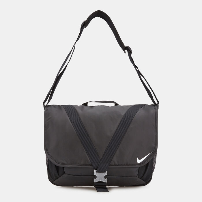 Men's Sportswear Essentials Messenger Bag (17L) image number 0