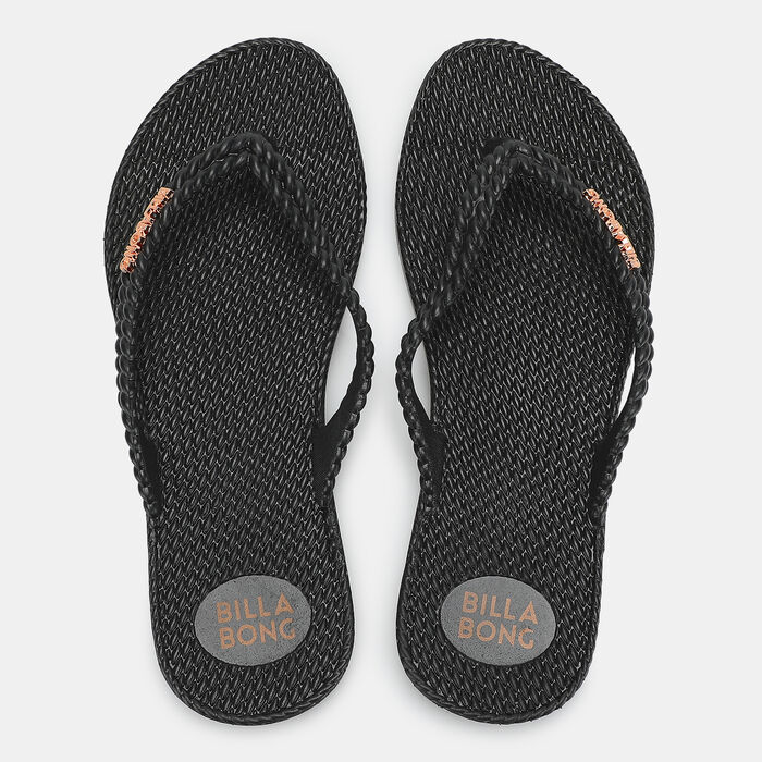Women's Kick Back Solid Flip Flops image number 0