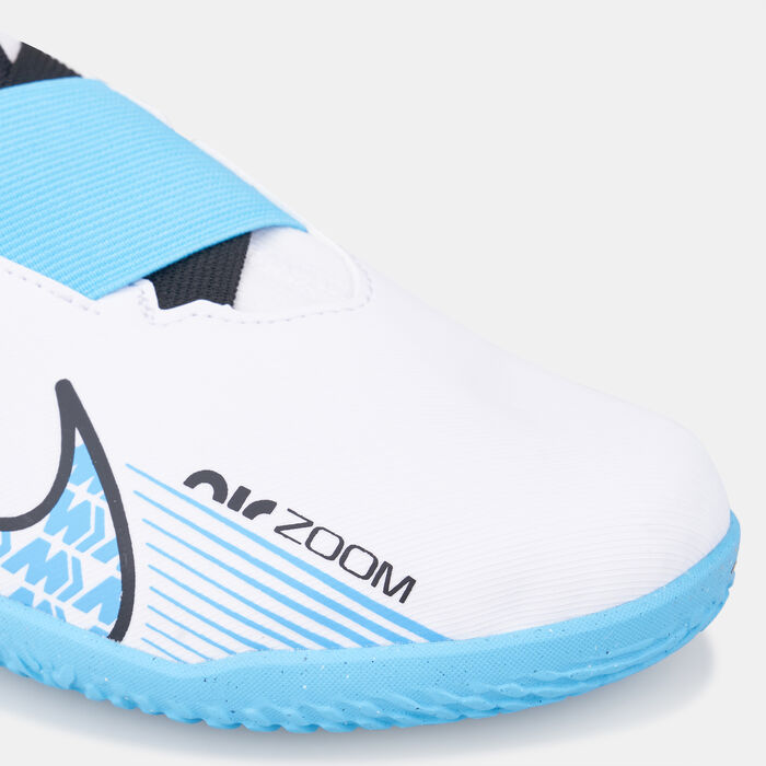 Kids' Mercurial Vapor 15 Academy Indoor Court Football Shoes (Younger and Older Kids) Kids' Mercurial Vapor 15 Academy Indoor Court Football Shoes (Younger and Older Kids) image number 4