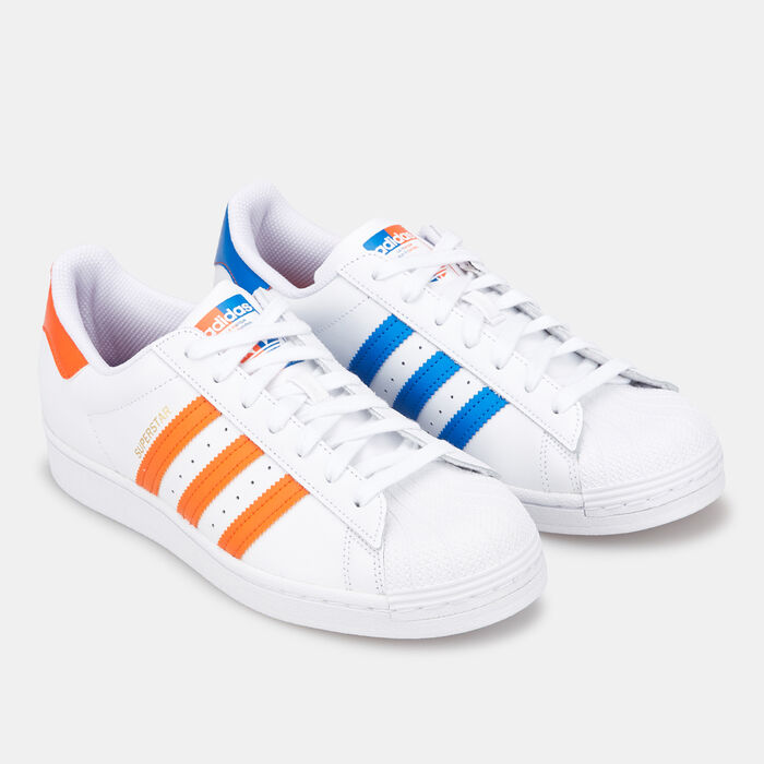 Men's Superstar Shoe image number 1