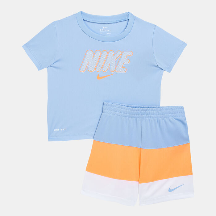 Kids' Dri-FIT Blocked T-Shirt and Shorts Set Kids' Dri-FIT Blocked T-Shirt and Shorts Set image number 0