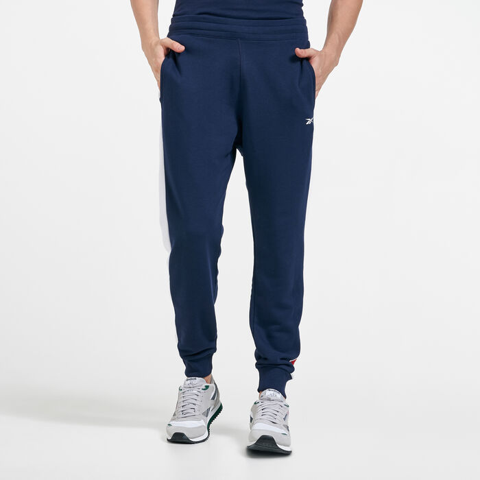 Men's Training Essentials Linear Graphic Sweatpants Men's Training Essentials Linear Graphic Sweatpants image number 0
