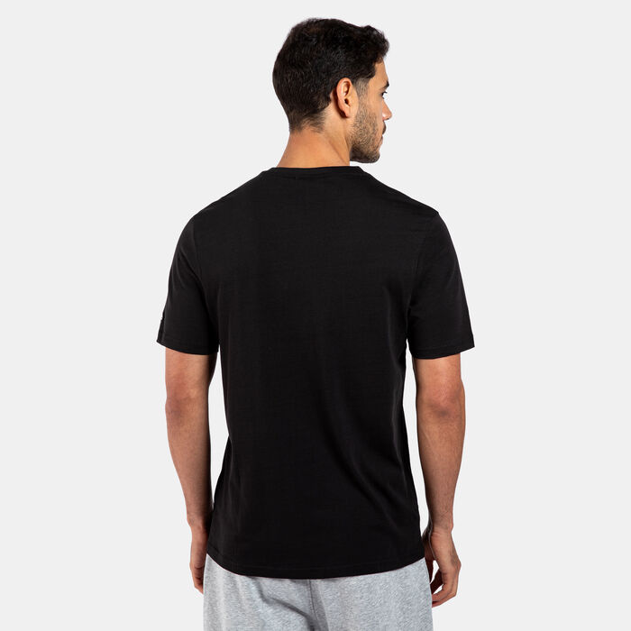 Men's New York Yankees Distressed Graphic T-Shirt Men's New York Yankees Distressed Graphic T-Shirt image number 1