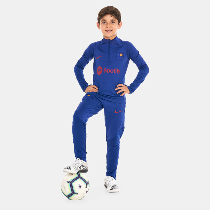 Kids' 1/4 Zip FC Barcelona Dri-FIT Strike Drill Top Kids' 1/4 Zip FC Barcelona Dri-FIT Strike Drill Top image number 2