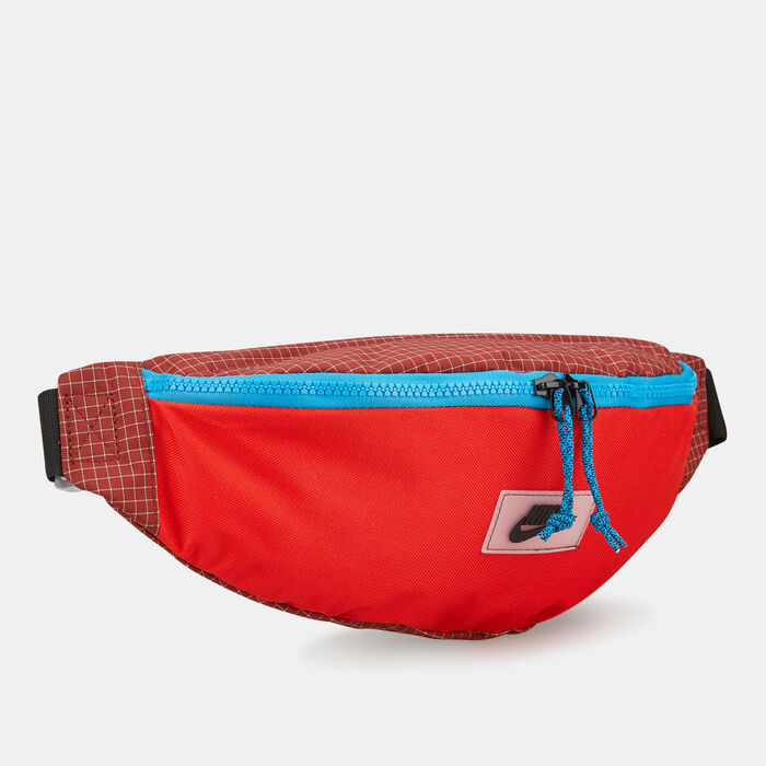 Sportswear Heritage Hip Pack Sportswear Heritage Hip Pack image number 2
