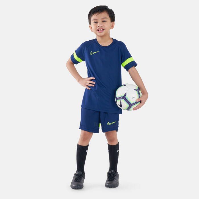 Kids' Dri-FIT Academy Knit Football Shorts (Older Kids) Kids' Dri-FIT Academy Knit Football Shorts (Older Kids) image number 2