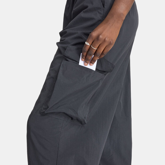 Women's Seasonal Cargo Pants image number 4