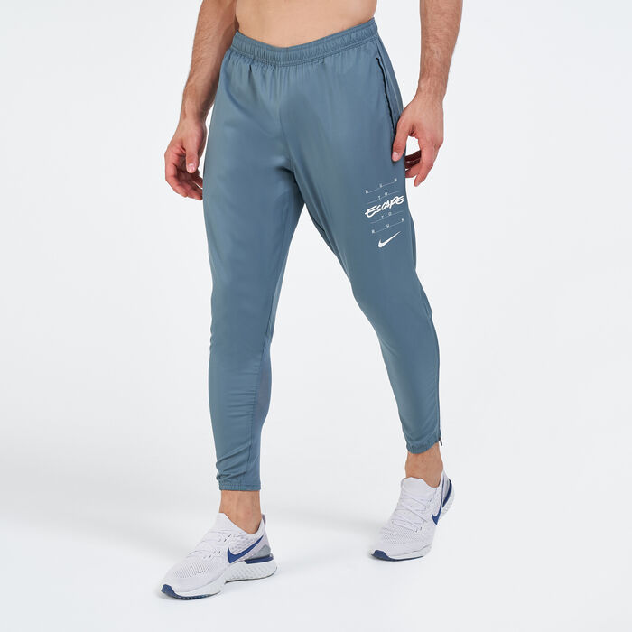 Men's Essential Woven Pants Men's Essential Woven Pants image number 0