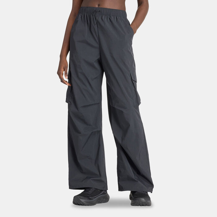 Women's Seasonal Cargo Pants image number 0