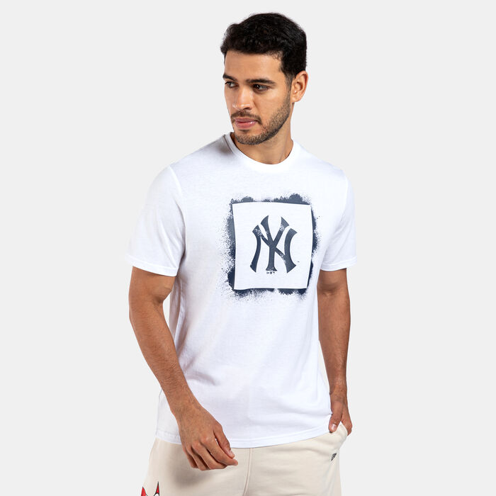 Men's MLB New York Yankees Spray Stamp Graphic T-Shirt Men's MLB New York Yankees Spray Stamp Graphic T-Shirt image number 0