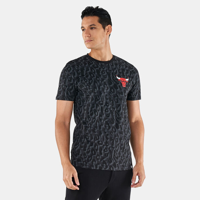 Men's NBA Seasonal Chicago Bulls Allover Print T-Shirt image number 0