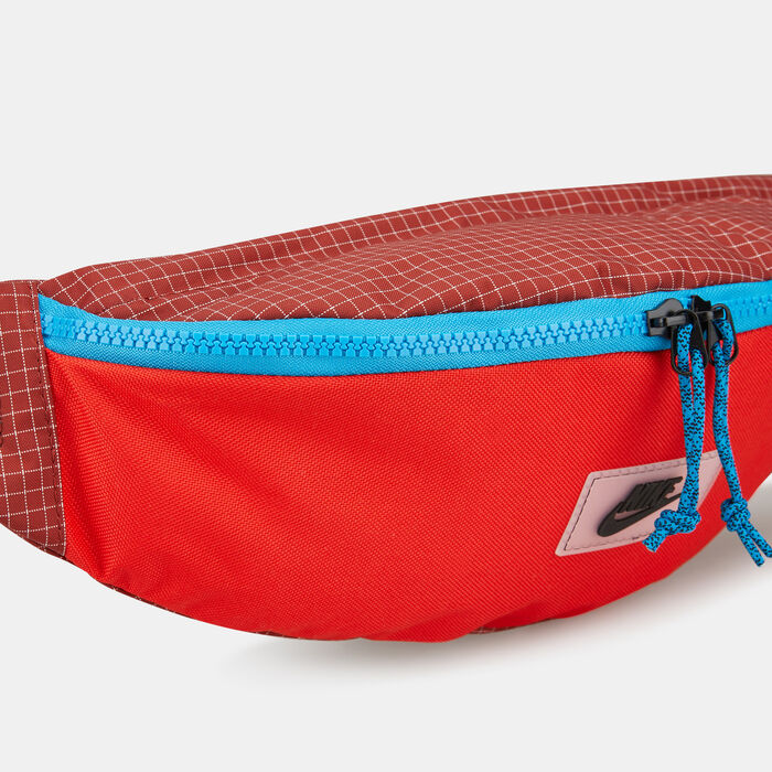 Sportswear Heritage Hip Pack Sportswear Heritage Hip Pack image number 3