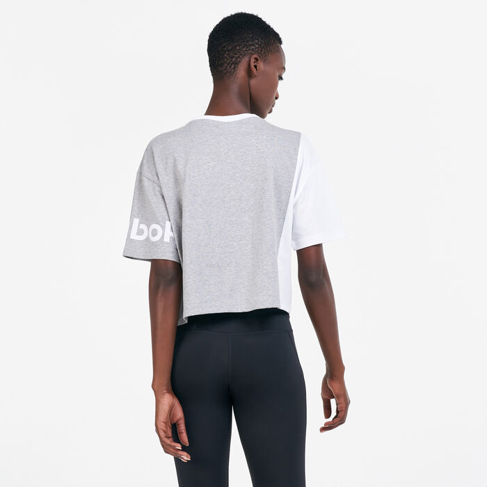 Women's Training Essentials Linear Logo T-Shirt Women's Training Essentials Linear Logo T-Shirt image number 1