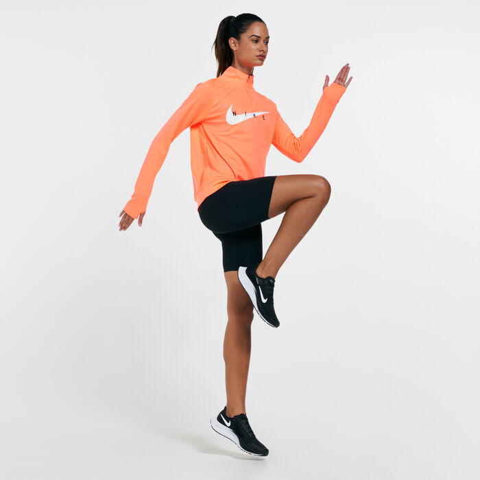 Women's Swoosh Run Midlayer Top Women's Swoosh Run Midlayer Top image number 2