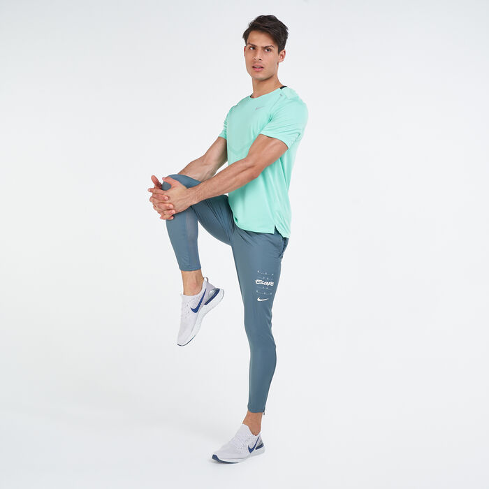 Men's Essential Woven Pants Men's Essential Woven Pants image number 2