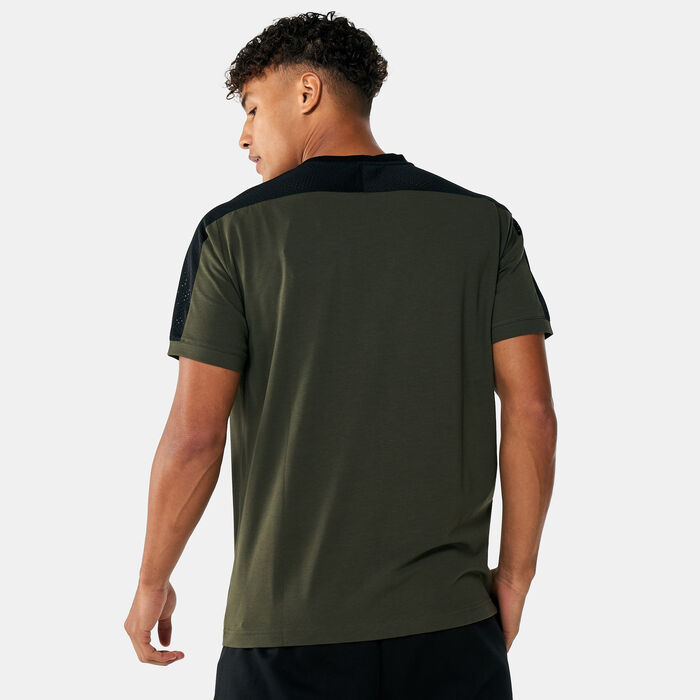 Men's Train Athletic Graphic Series T-Shirt Men's Train Athletic Graphic Series T-Shirt image number 1
