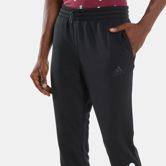 Men’s Essentials Tapered Logo Joggers Men’s Essentials Tapered Logo Joggers image number 3