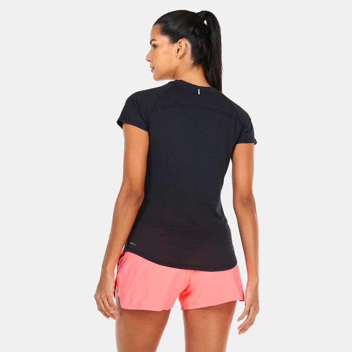 Women's Run Logo T-Shirt Women's Run Logo T-Shirt image number 1