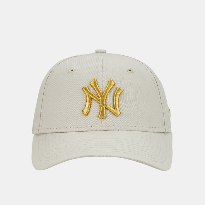 Women's Metallic Logo New York Yankees 9Forty Cap Women's Metallic Logo New York Yankees 9Forty Cap image number 0